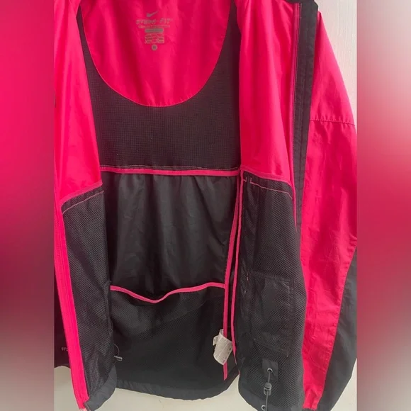 Nike Black/Pink Storm Fit 2 in 1 Sz(M) Little Weight Jacket/Vest - Picture 3 of 7
